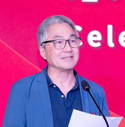 “陆老师,与你相遇,好幸运!”